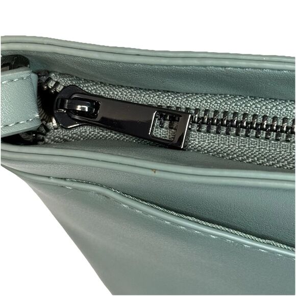 A New Day Spring Green Faux Leather 10” Multi Pocket Strapped Bucket Purse NWOT - Picture 7 of 15